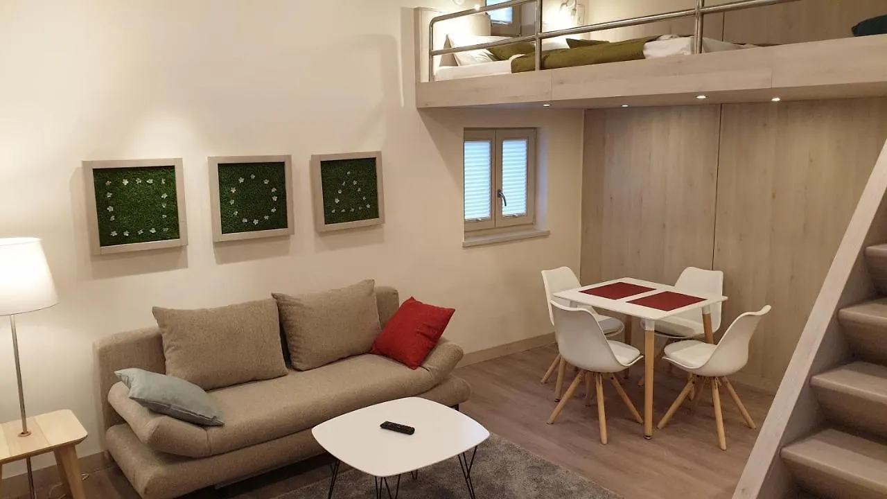 Old Buda Studio Apartments kontakt